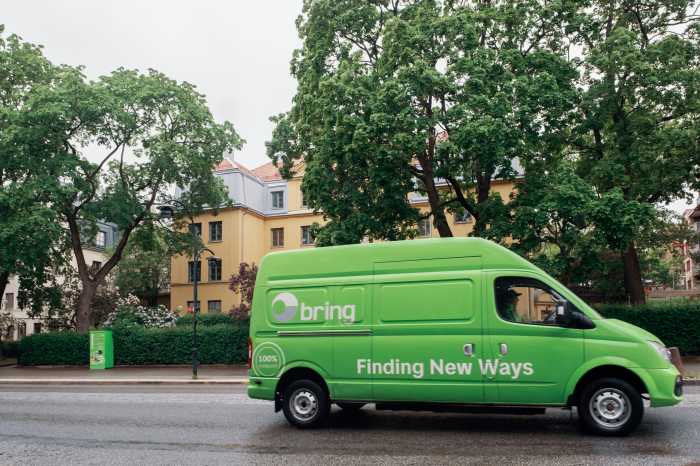 Varubil och paketbox